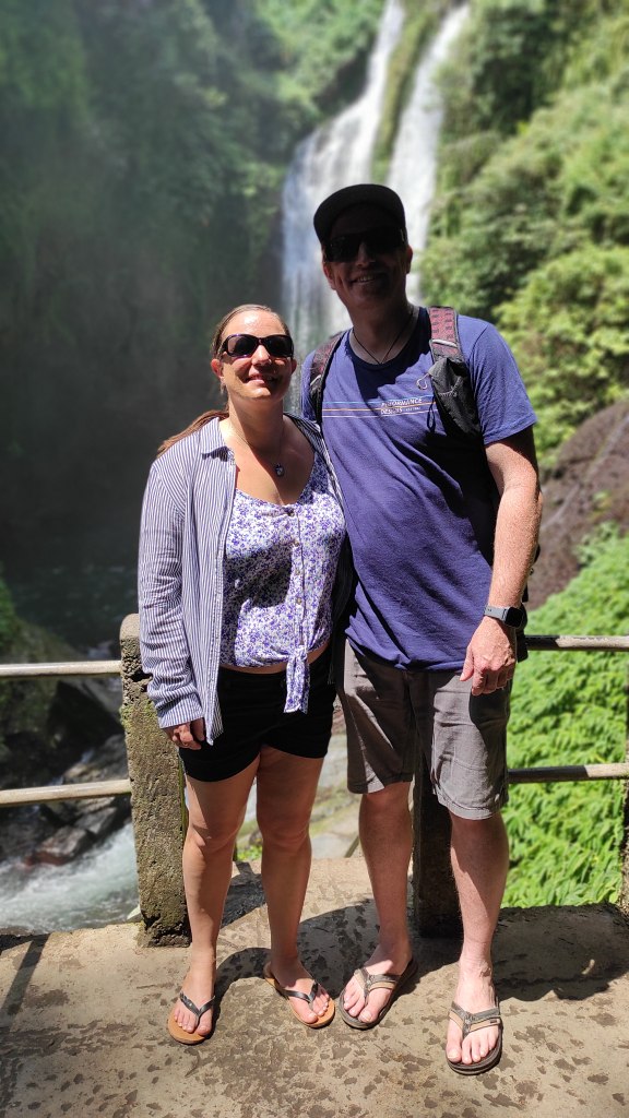 Poor example photo which is poorly composed with face hidden by shadow